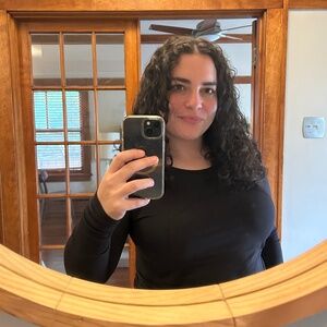 Meet your Posher, Esti